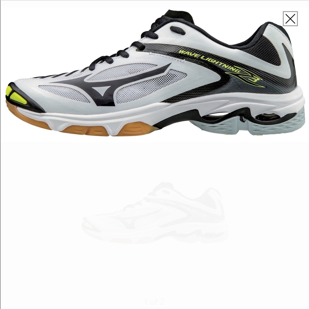 Wave Lightning Z3 volleyball shoes